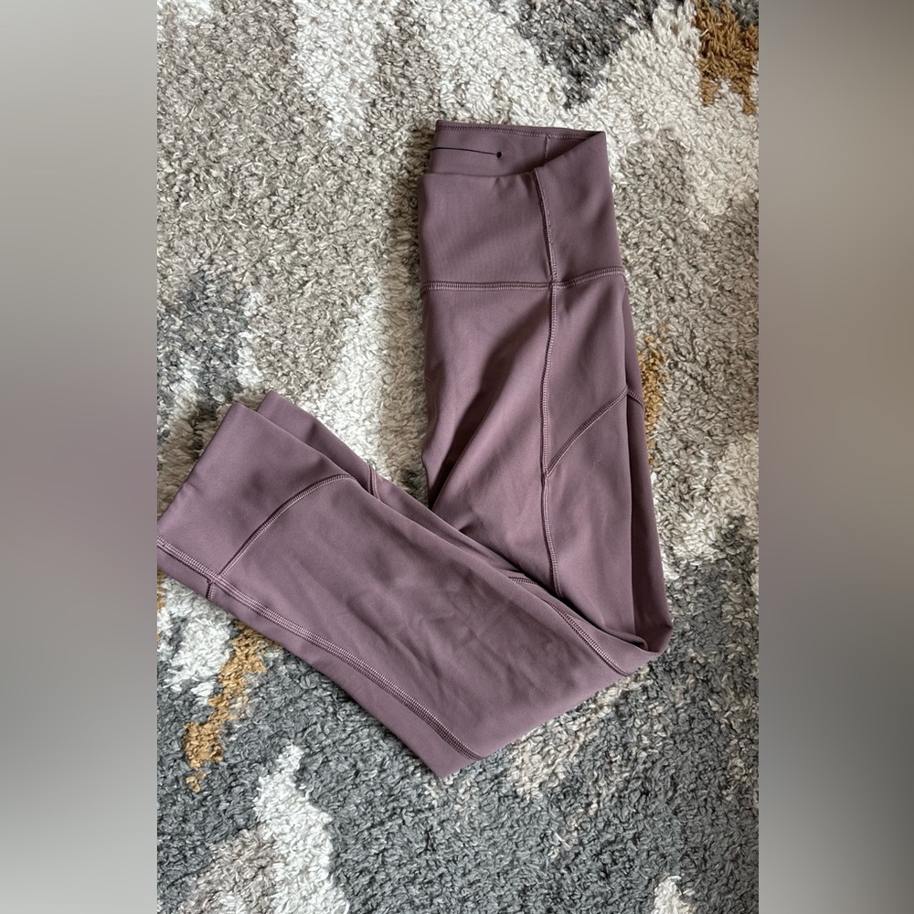 Size 4 Lululemon cropped mauve leggings